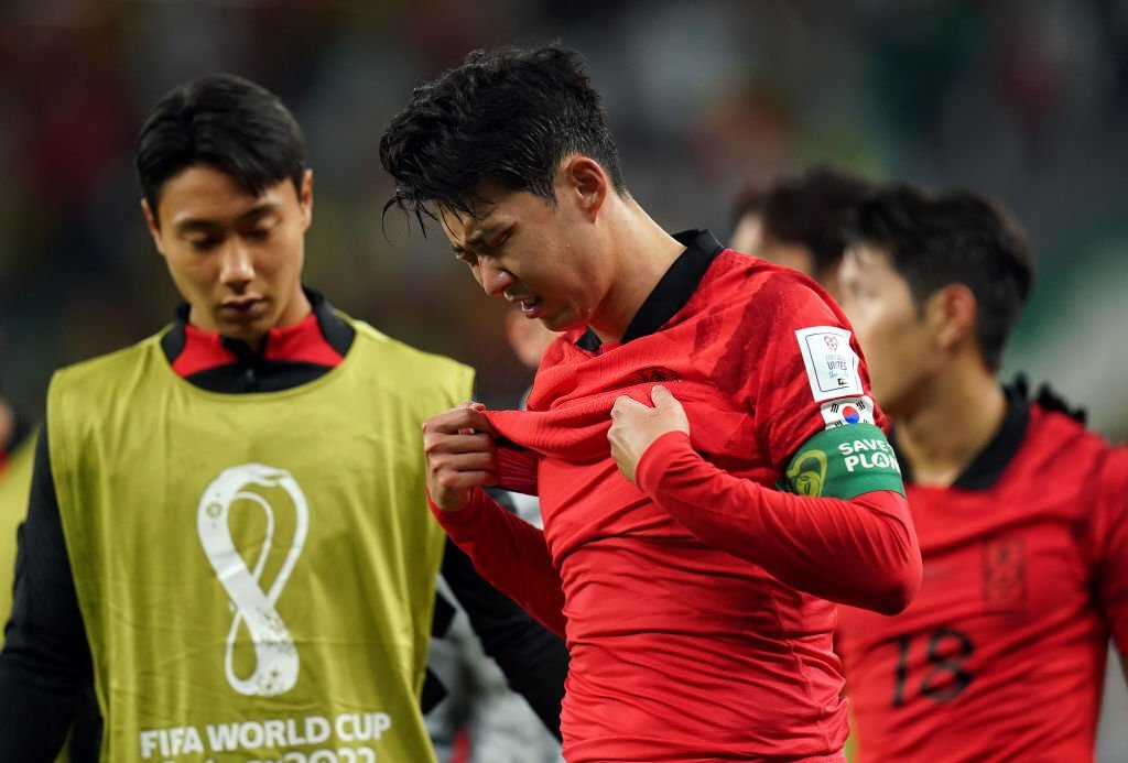 Son Heung-min khóc nức nở khi hàn Quốc để thua Ghana - Ảnh 8.