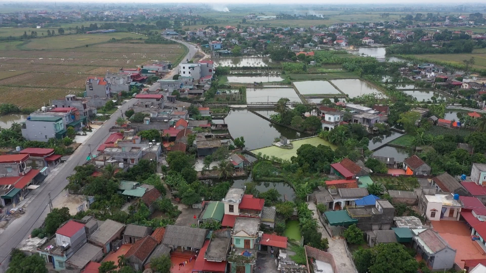 Nông thôn mới của xã Quỳnh Bảo ở Thái Bình dân cùng nhau làm sạch làng xóm, cứ 7 nhà có 1 thùng rác - Ảnh 4.