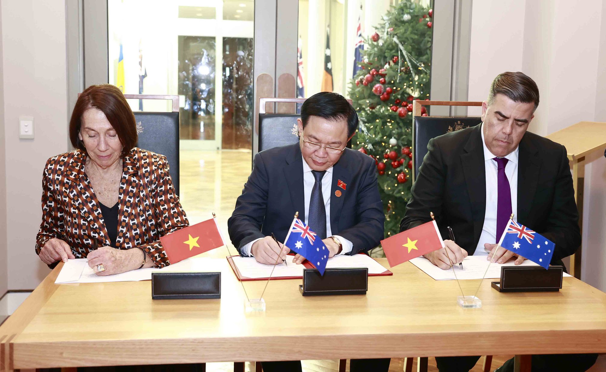 Chủ tịch Quốc hội đề nghị Australia tạo điều kiện cho doanh nghiệp Việt Nam tăng đầu tư  - Ảnh 2.