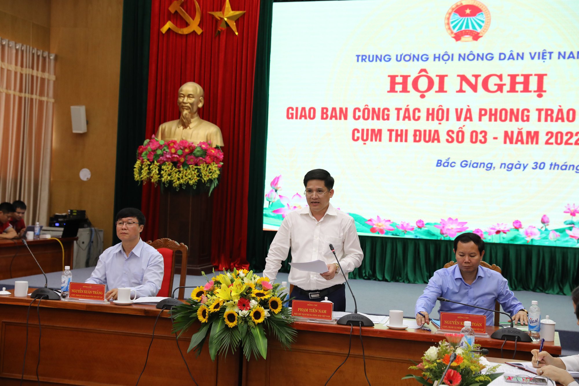 Phó Chủ tịch Thường trực Hội NDVN Phạm Tiến Nam chủ trì Hội nghị giao ban Cụm thi đua số 3 - Ảnh 7.