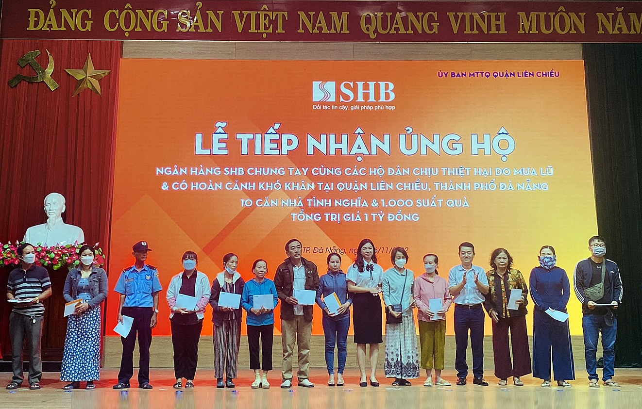 Với tinh thần tương thân tương ái, lá lành đùm lá rách, SHB luôn tích tham gia, đồng hành hỗ trợ người dân cả nước chịu ảnh hưởng nặng nề từ thiên tai, bão lũ.