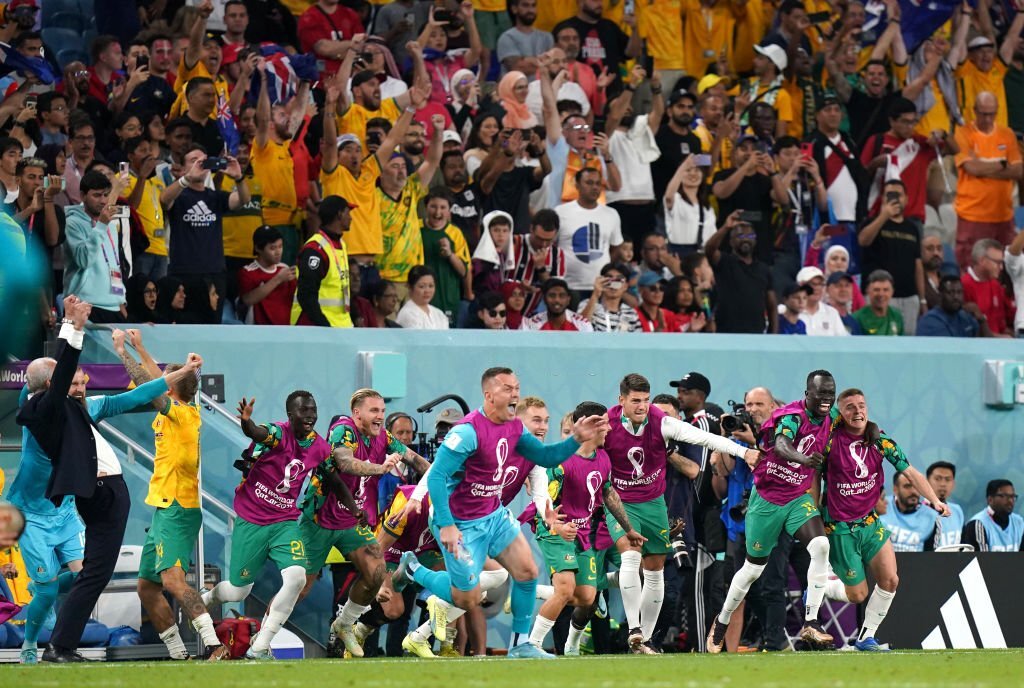 Chùm ảnh: Người Tunisia chết lặng, Australia vui như mở hội sau khi giành vé dự vòng 1/8 World Cup 2022 - Ảnh 10.