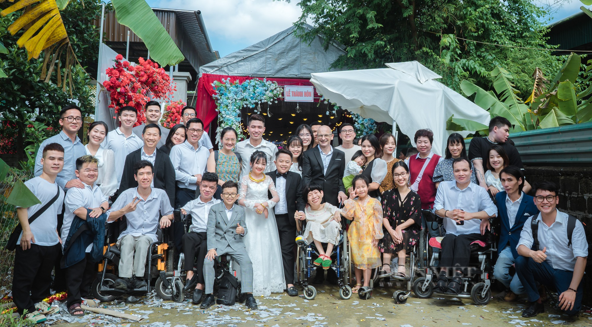 Hình ảnh siêu dễ thương đốn tim cộng đồng mạng của cặp đôi tí hon vừa làm đám cưới ở Nghệ An - Ảnh 10.