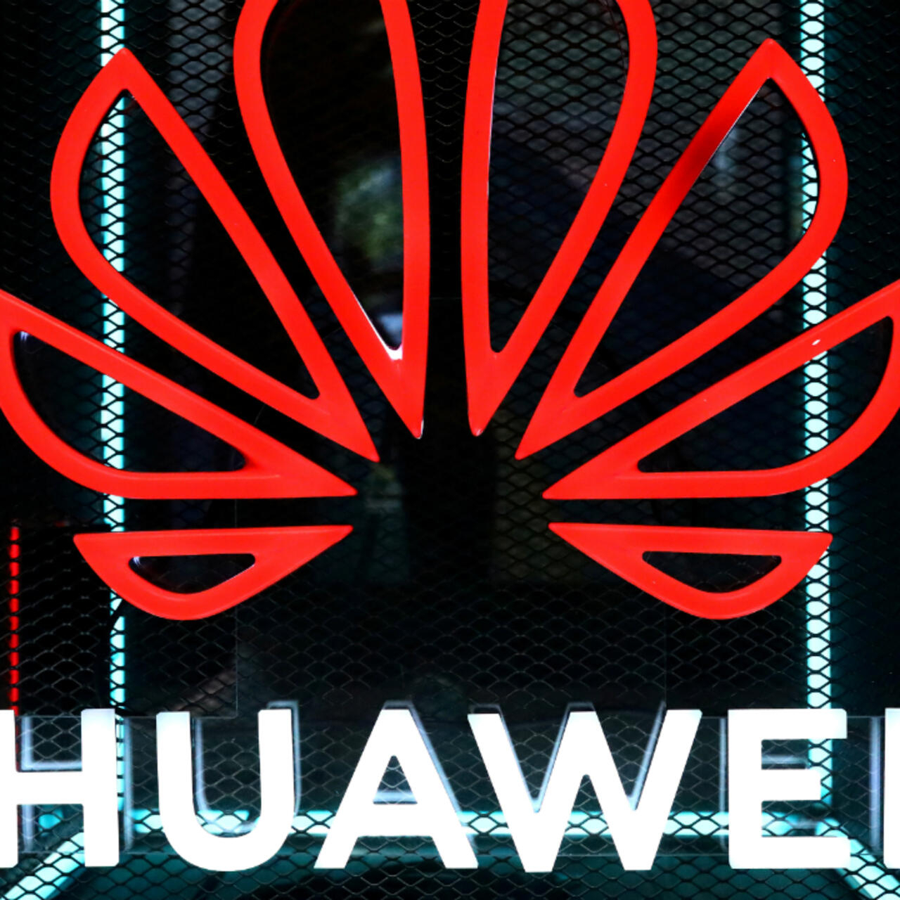 Bị trừng phạt, Huawei đi đầu trong việc lén lút xây dựng chuỗi cung ứng bán dẫn trong nước. Hay nói ví von rằng, những nỗ lực phản công của Huawei giống như các chiến dịch kiểu du kích.