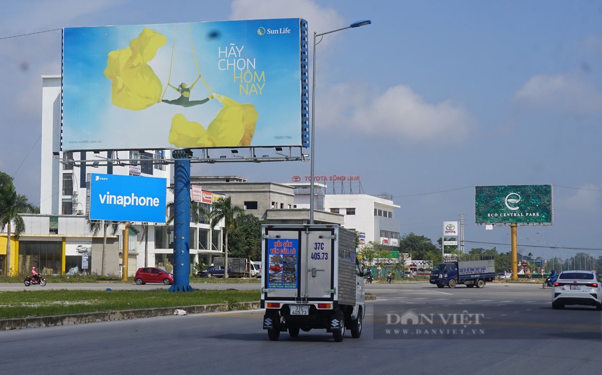 Bát nháo biển quảng cáo khủng ở thành phố Vinh, Nghệ An - Ảnh 17.