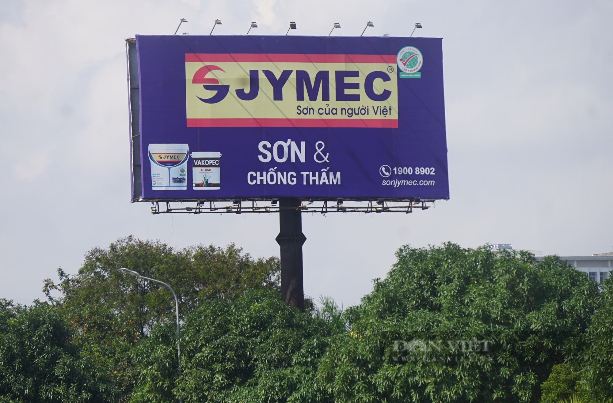 Bát nháo biển quảng cáo khủng ở thành phố Vinh, Nghệ An - Ảnh 16.