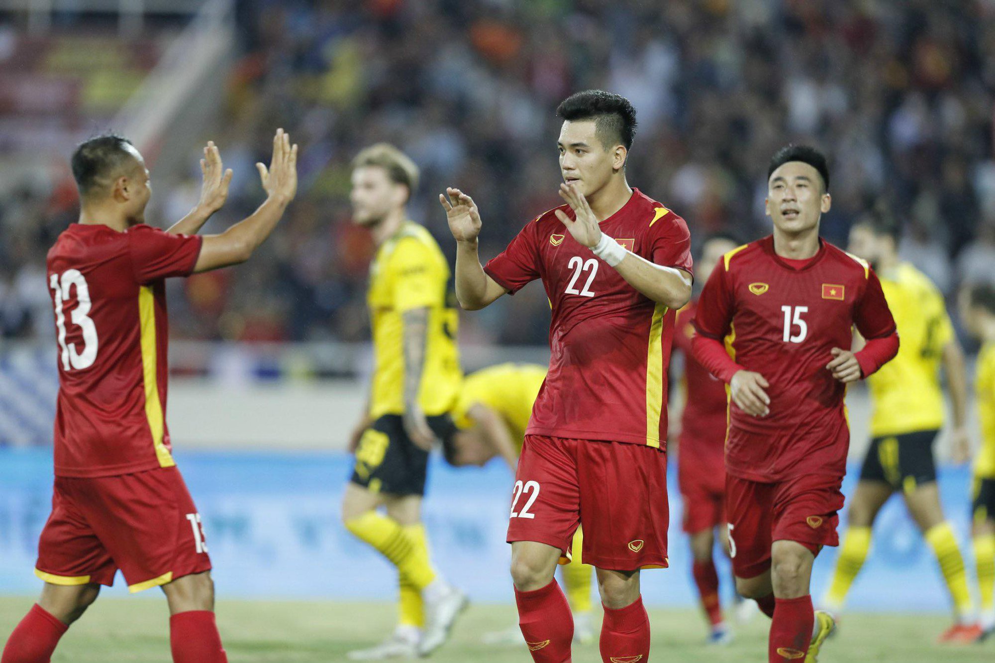 Tiến Linh, Tuấn Hải lập công giúp ĐT Việt Nam thắng ngược Dortmund - Ảnh 4.