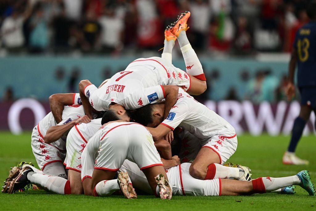 Chùm ảnh: Người Tunisia chết lặng, Australia vui như mở hội sau khi giành vé dự vòng 1/8 World Cup 2022 - Ảnh 2.