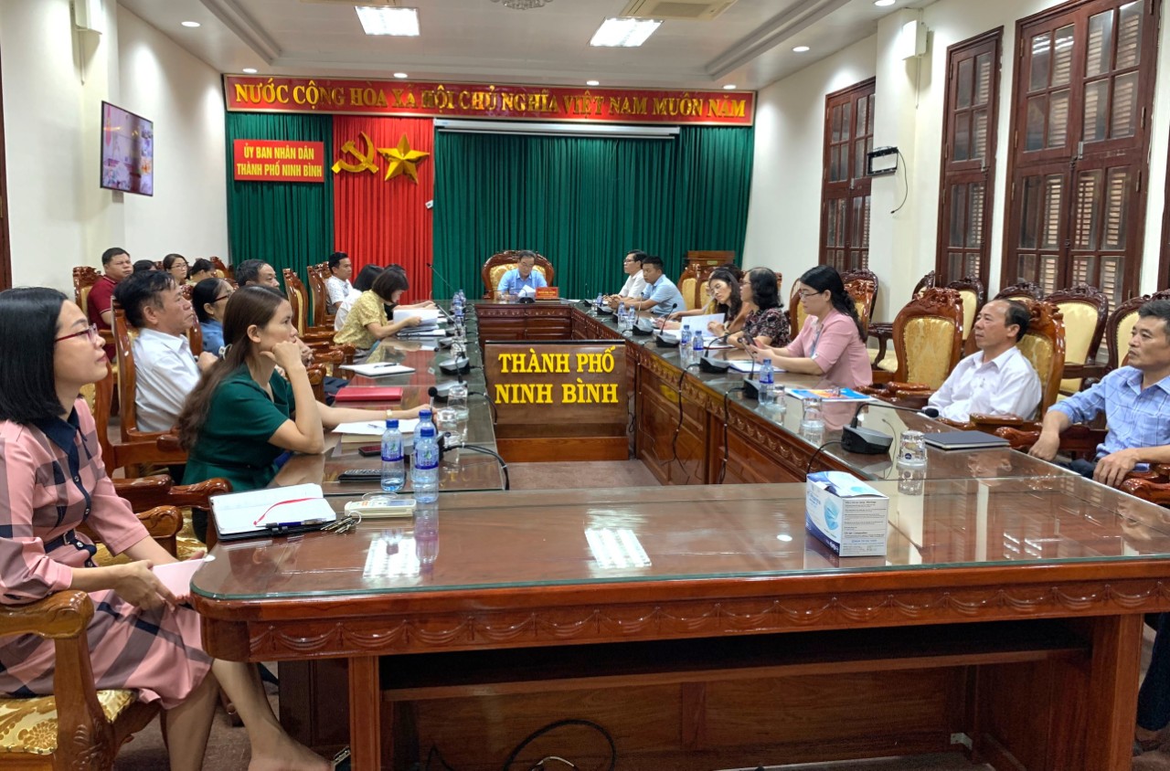 Chủ tịch UBND tỉnh Ninh Bình Phạm Quang Ngọc đối thoại với nông dân năm 2022 - Ảnh 3.