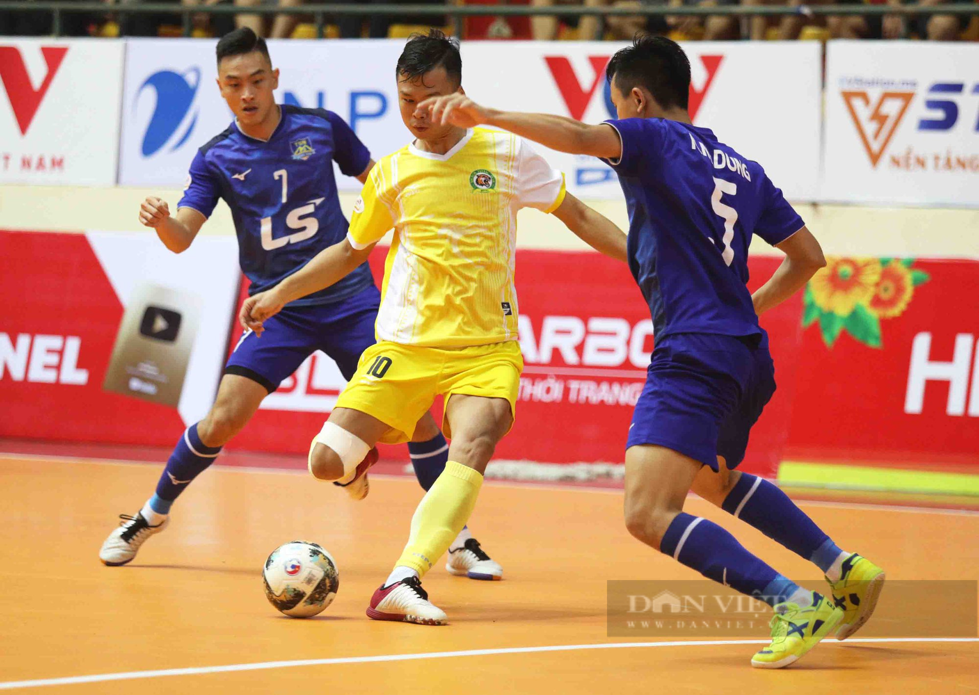 Thắng Sài Gòn FC, Thái Sơn Nam níu kéo cơ hội vô địch - Ảnh 1.