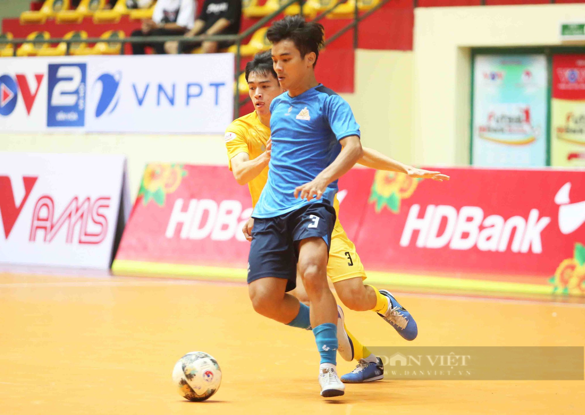 Thắng nhẹ Cao Bằng, Sahako chạm tay vào chức vô địch futsal quốc gia - Ảnh 3.