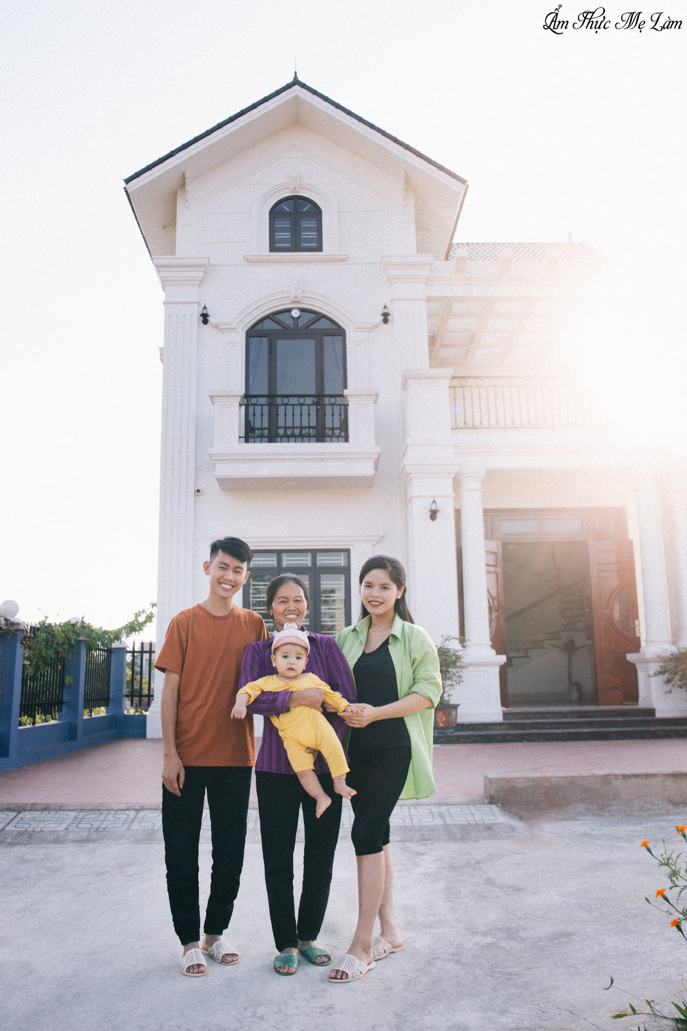 Đồng Văn Hùng “Ẩm thực mẹ làm” xây nhà 3 tỷ tặng mẹ tuổi 24  - Ảnh 6.