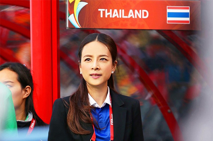 Nữ tỷ phú xinh đẹp thừa nhận sự thật cay đắng về bóng đá Thái Lan - Ảnh 1.