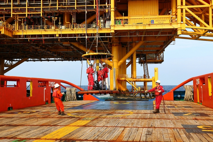 Petrovietnam về đích chỉ tiêu sản lượng khai thác dầu thô, nỗ lực cung ứng tối đa xăng dầu cho thị trường - Ảnh 5.