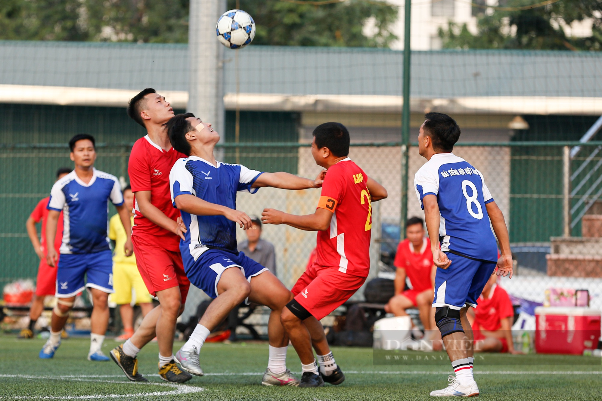 Đội bóng VOV chính thức lên ngôi vô địch sau chiến thắng nghẹt thở trước báo Lao Động - Ảnh 7.