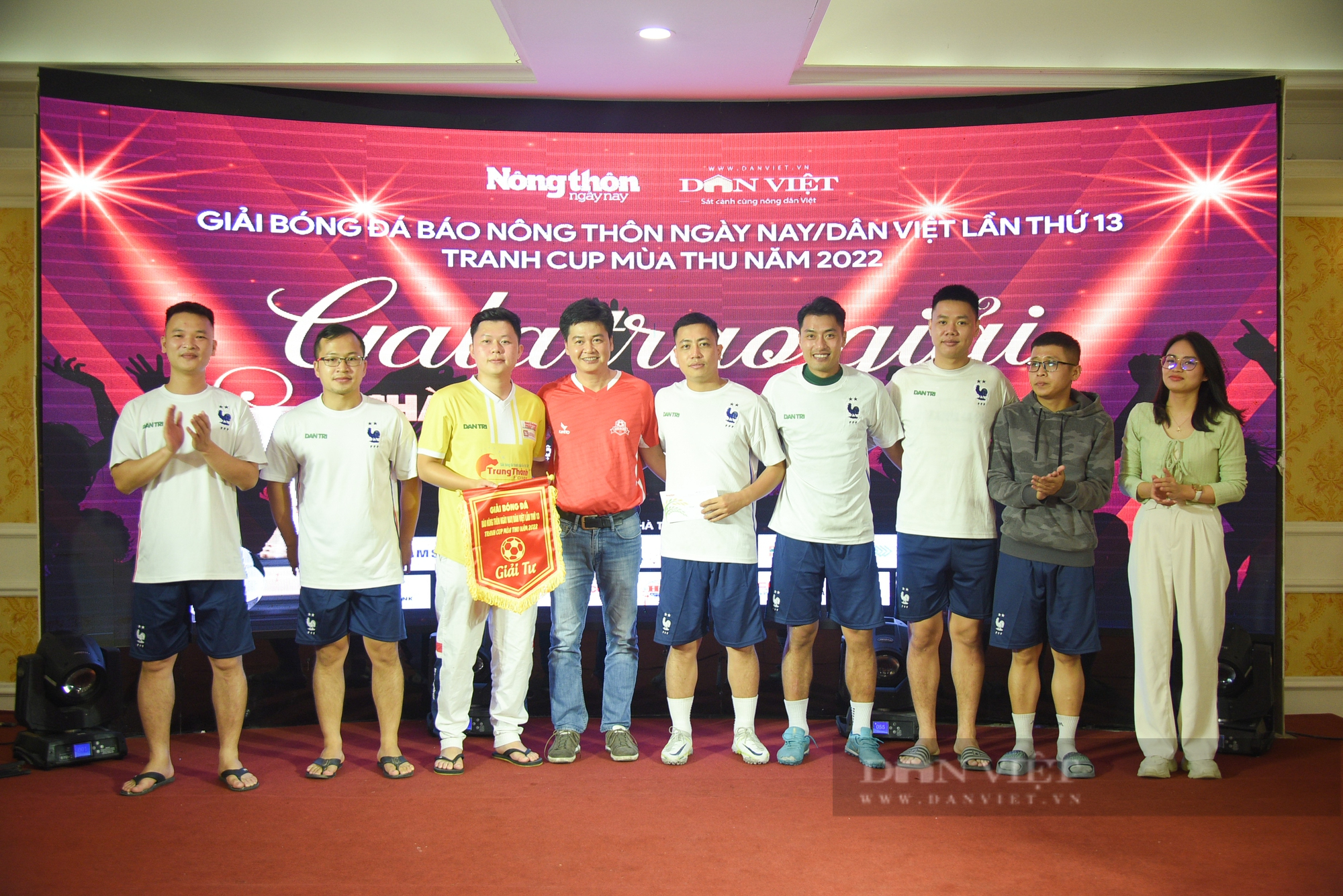 Hình ảnh Lễ bế mạc và Gala trao Giải bóng đá NTNN/Dân Việt 2022 - Ảnh 8.