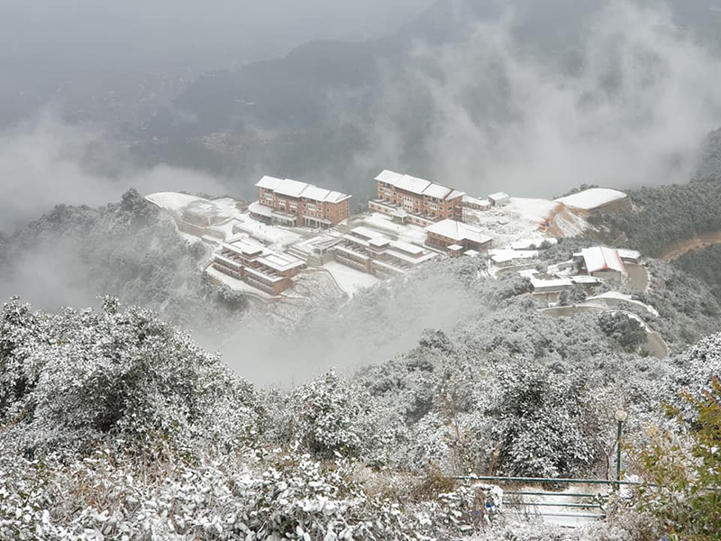 Khám phá &quot;xứ nóng&quot; Nepal khác lạ với tuyết Himalaya và “cuộc sống về đêm” Kathmandu - Ảnh 3.