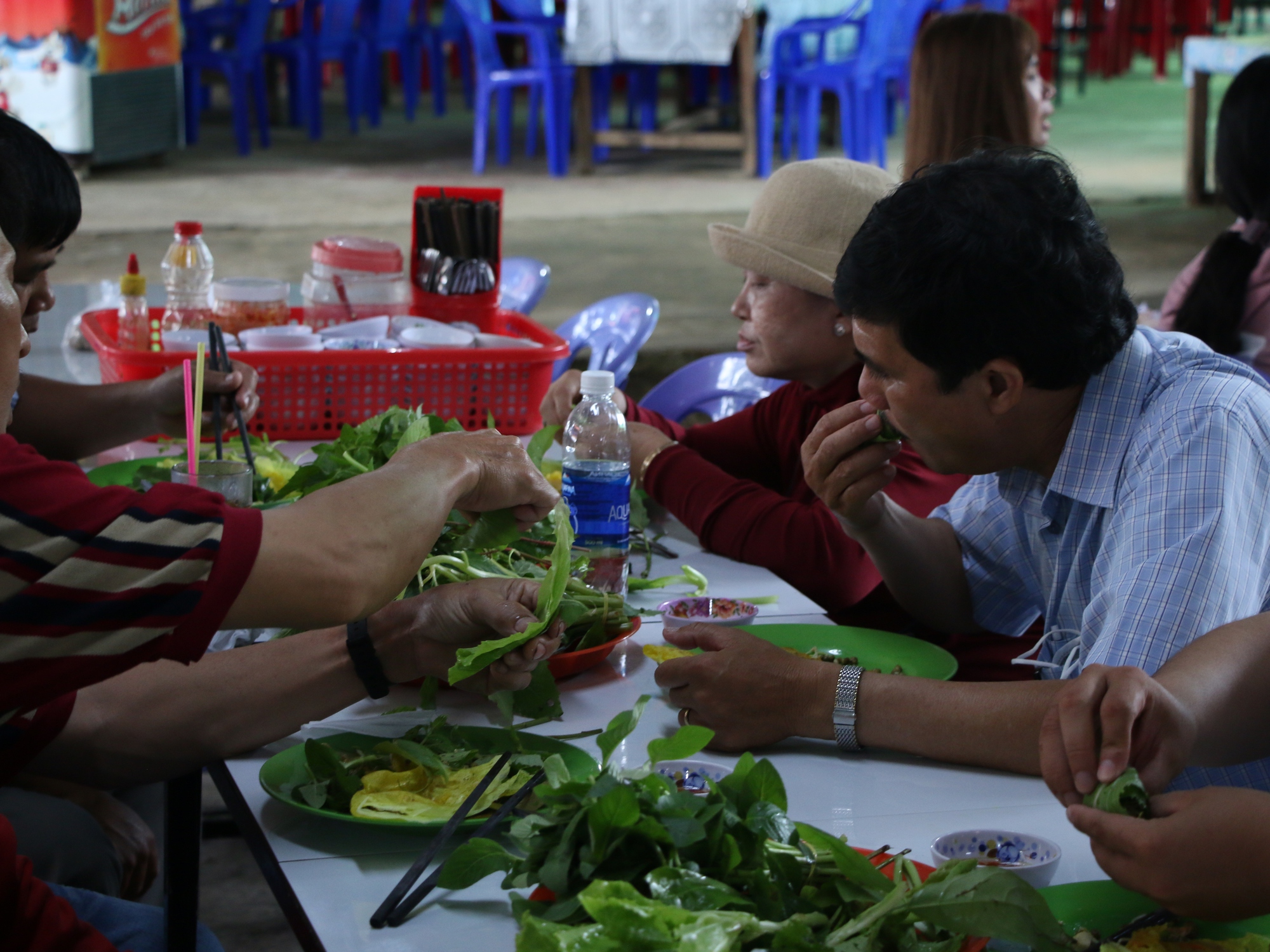 Vùng đất mang tên Núi Cấm ở An Giang lạ lắm, khách xa tới ai cũng gọi rau rừng ra ăn nhiệt tình - Ảnh 7.