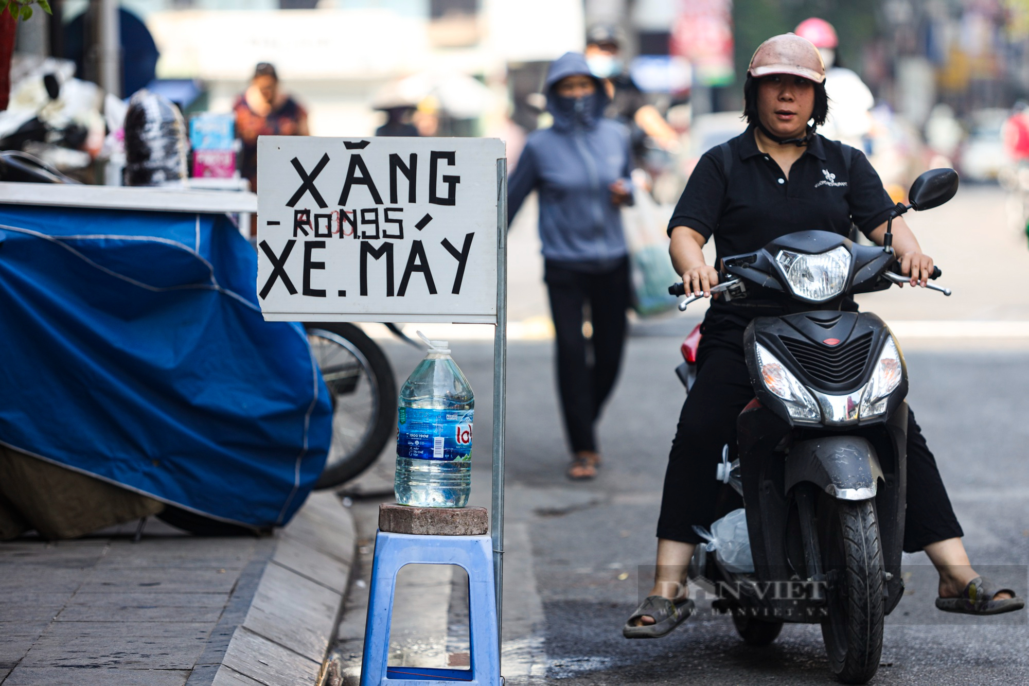 Nhiều cây xăng tại Hà Nội mở bán trở lại sau khi Bộ Công thương chỉ đạo “nóng” - Ảnh 15.