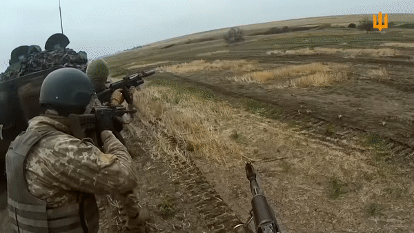 Ukraine tập trung chiến xa, sẵn sàng tung vào &quot;chảo lửa&quot; Kherson - Ảnh 7.