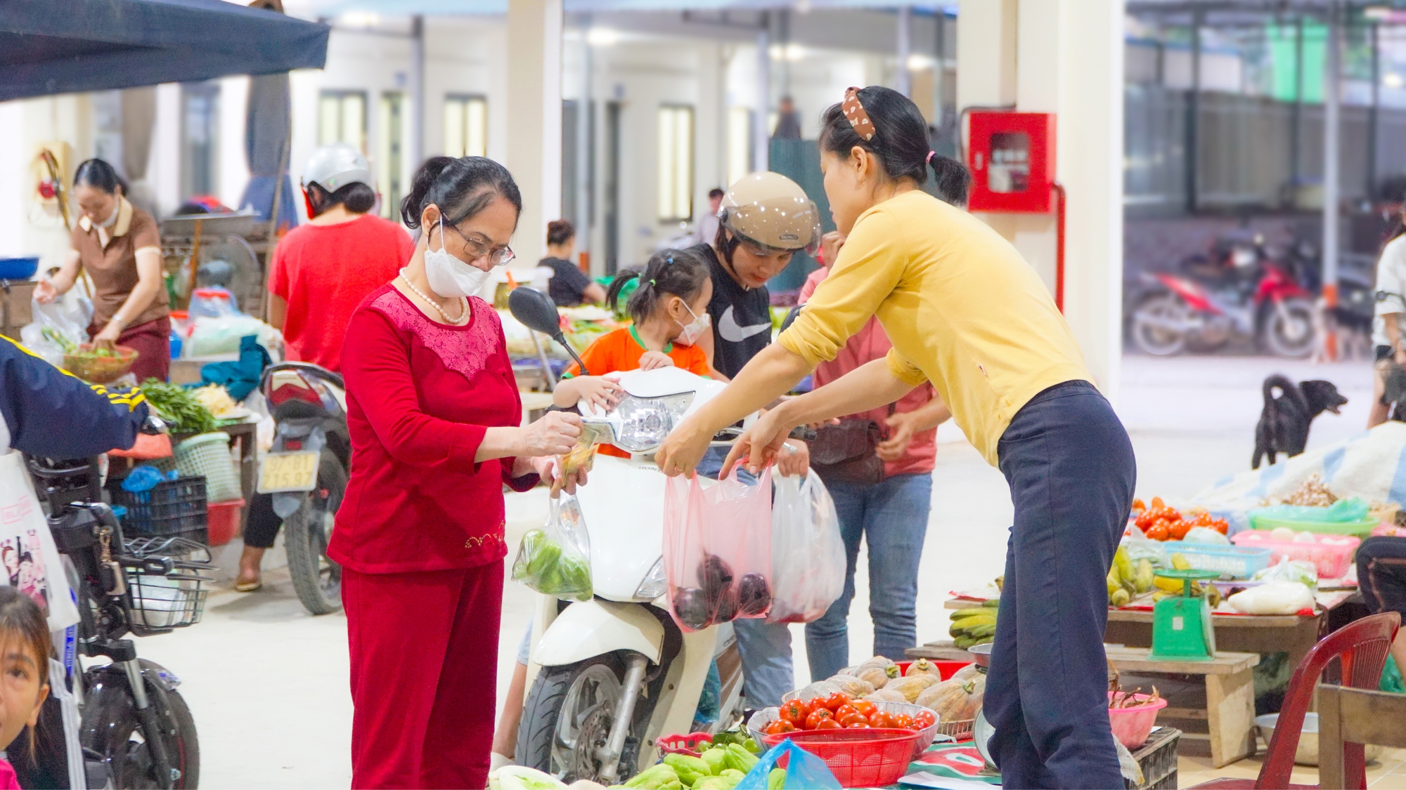 5 lý do hấp dẫn khiến các tiểu thương yêu thích chợ Minh Khai mới ở Bắc Kạn - Ảnh 4.
