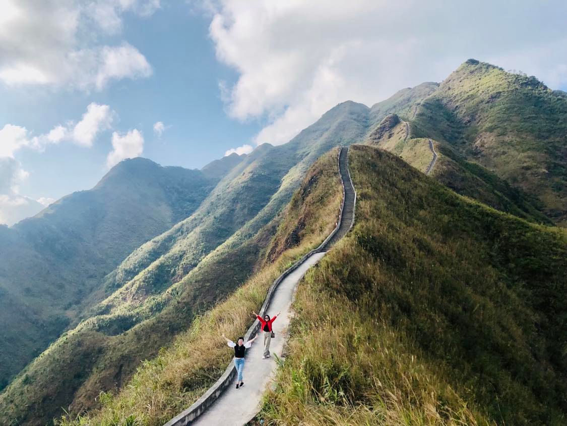 Sôi động tour săn mây, ngắm hoa tam giác mạch và trekking khu rừng ma mị - Ảnh 4.