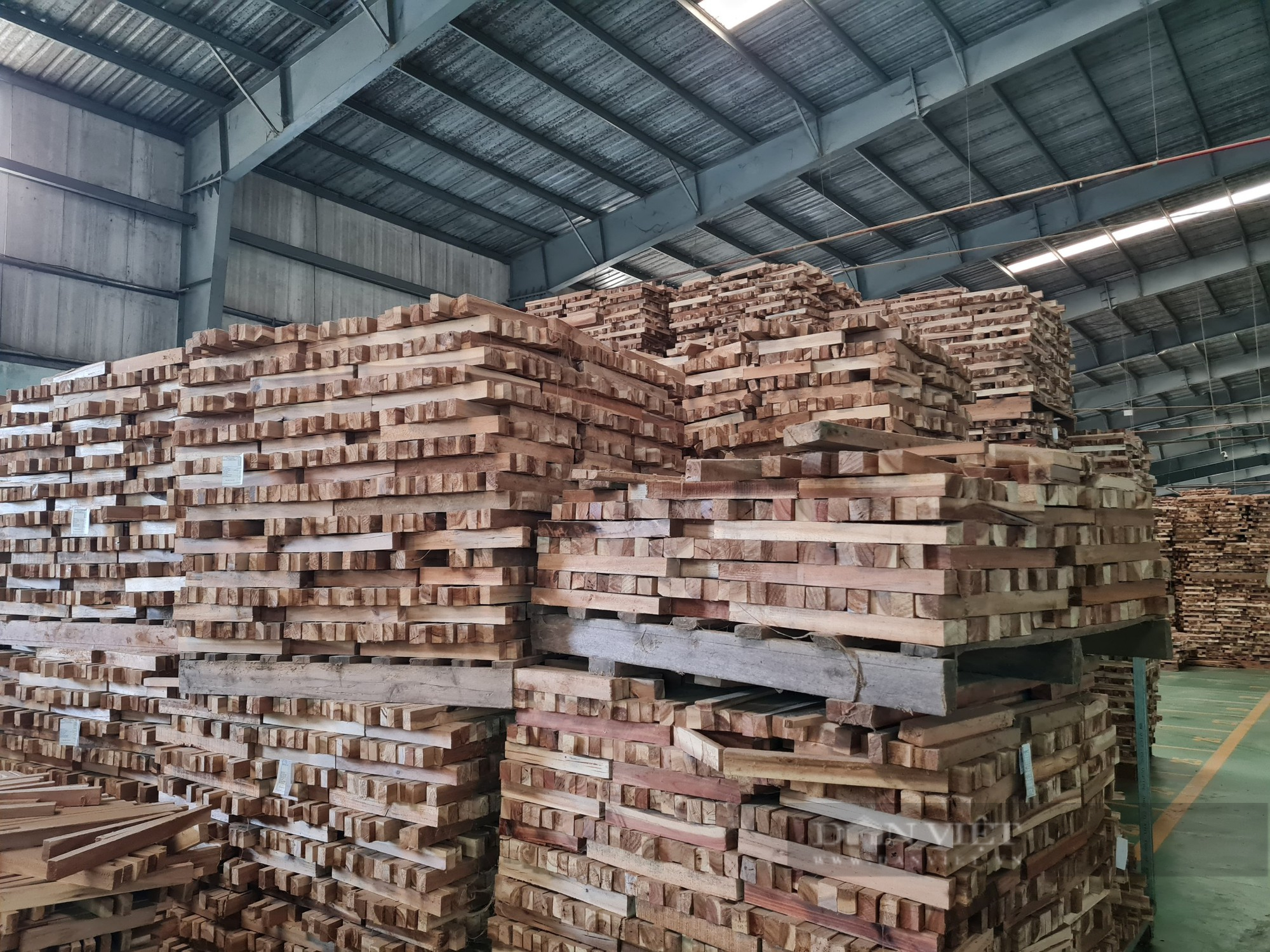 Mỹ đột ngột cắt giảm đơn hàng, doanh nghiệp làm một loại sản phẩm gỗ lao đao chưa từng có - Ảnh 1.