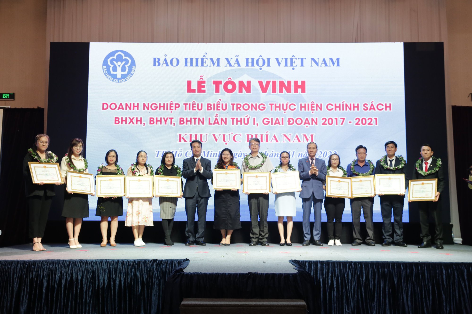 Tôn vinh 103 doanh nghiệp tiêu biểu trong thực hiện chính sách BHXH, BHYT khu vực phía Nam - Ảnh 1.