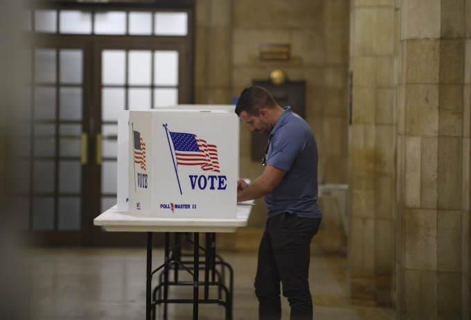 Bầu cử giữa kỳ Mỹ: 'Muôn kiểu' người Mỹ bỏ phiếu quyết định vận mệnh đất nước - Ảnh 13.