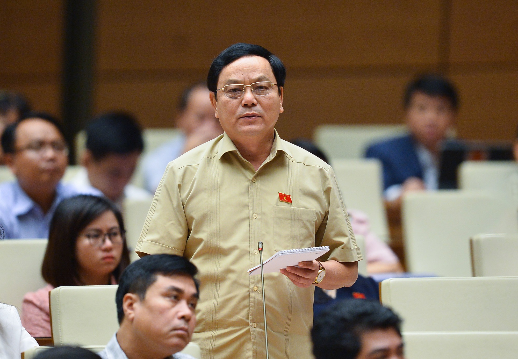 Chánh án Nguyễn Hòa Bình và Viện trưởng Lê Minh Trí cung cấp thông tin về vụ án buôn lậu gỗ trắc 11 năm trước - Ảnh 4.