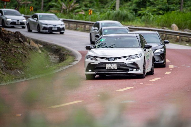 Toyota xanh hóa giao thông Việt Nam bằng dòng sản phẩm Hybrid - Ảnh 2.