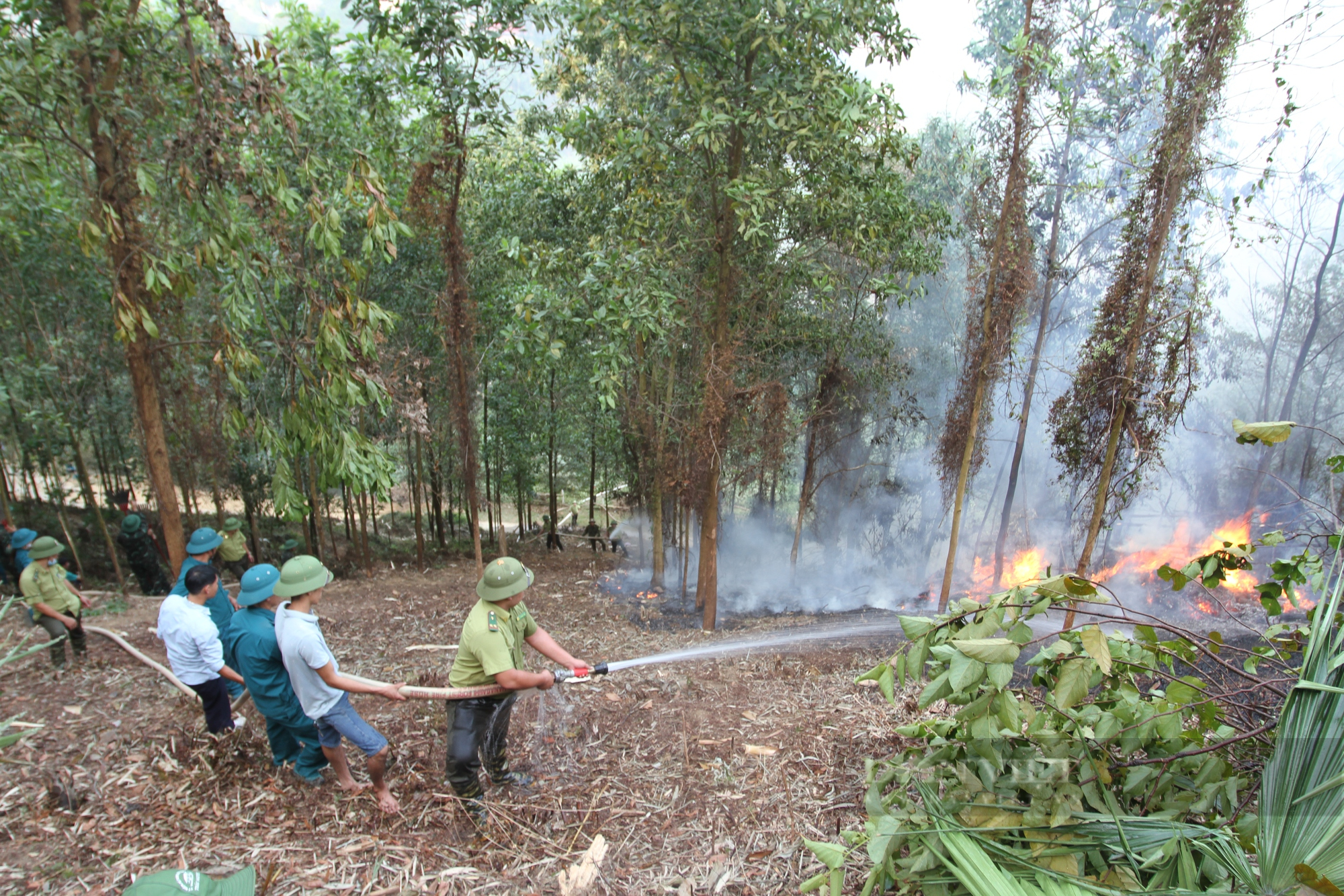 Huyện Định Hoá, tỉnh Thái Nguyên vừa tiến hành diễn tập phòng cháy chữa  - Ảnh 1.
