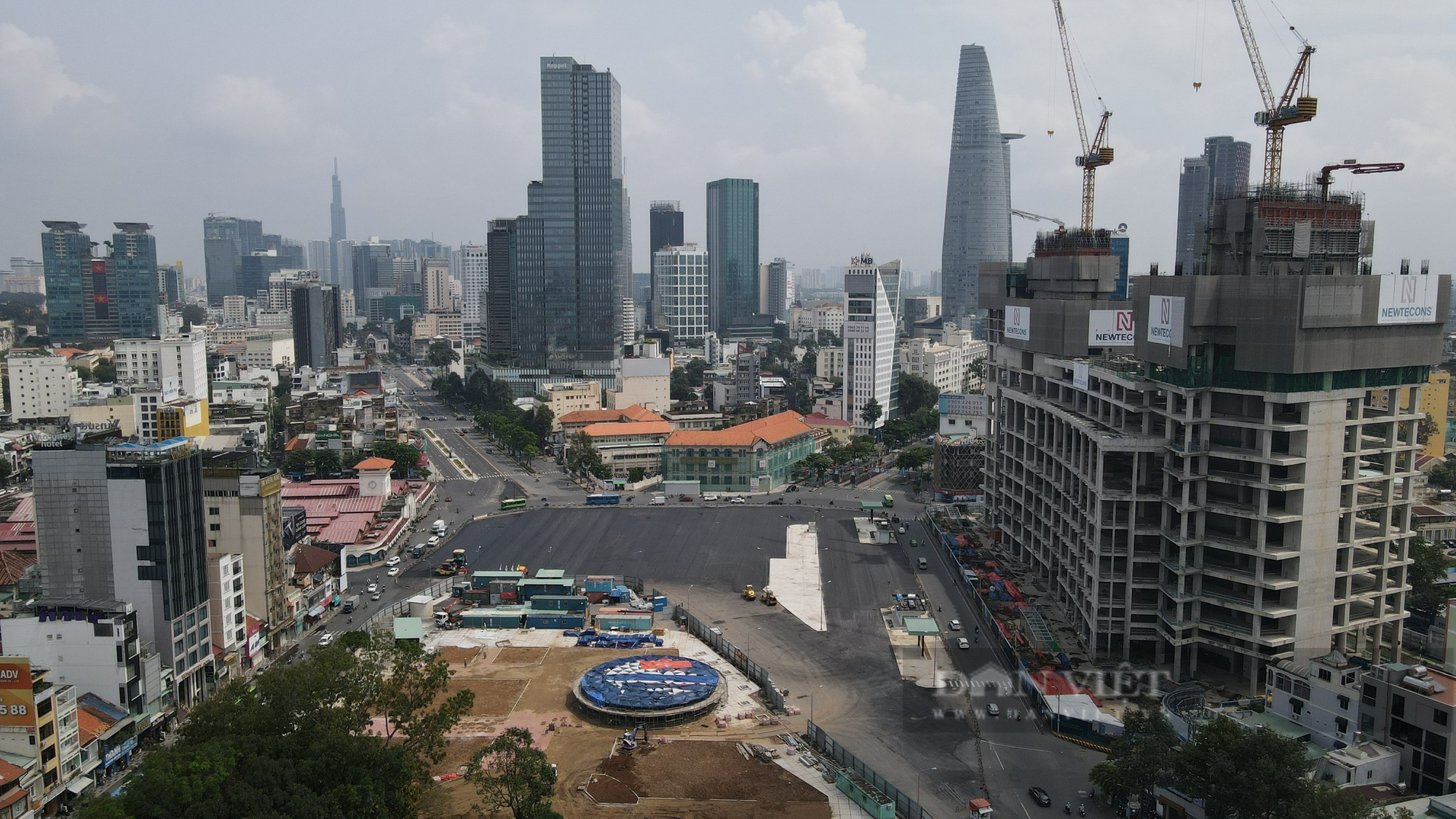 Chuẩn bị trả mặt bằng phía trước chợ Bến Thành: Giảm ùn tắc giao thông xung quanh mặt đường Lê Lợi - Ảnh 1.