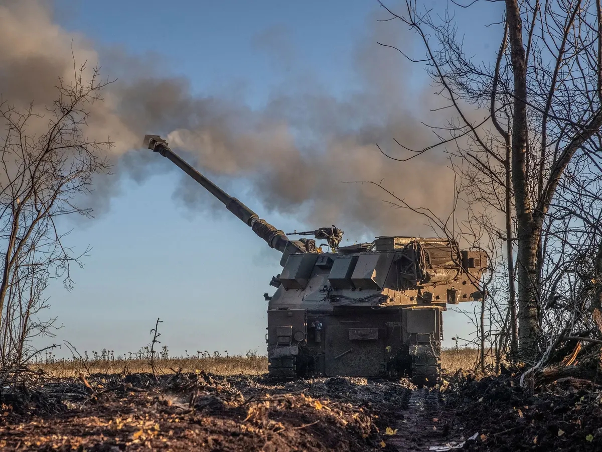 Lực lượng Ukraine bắn lựu pháo Krab về phía các vị trí của Nga trong khu vực Donetsk. Ảnh: @Reuters.