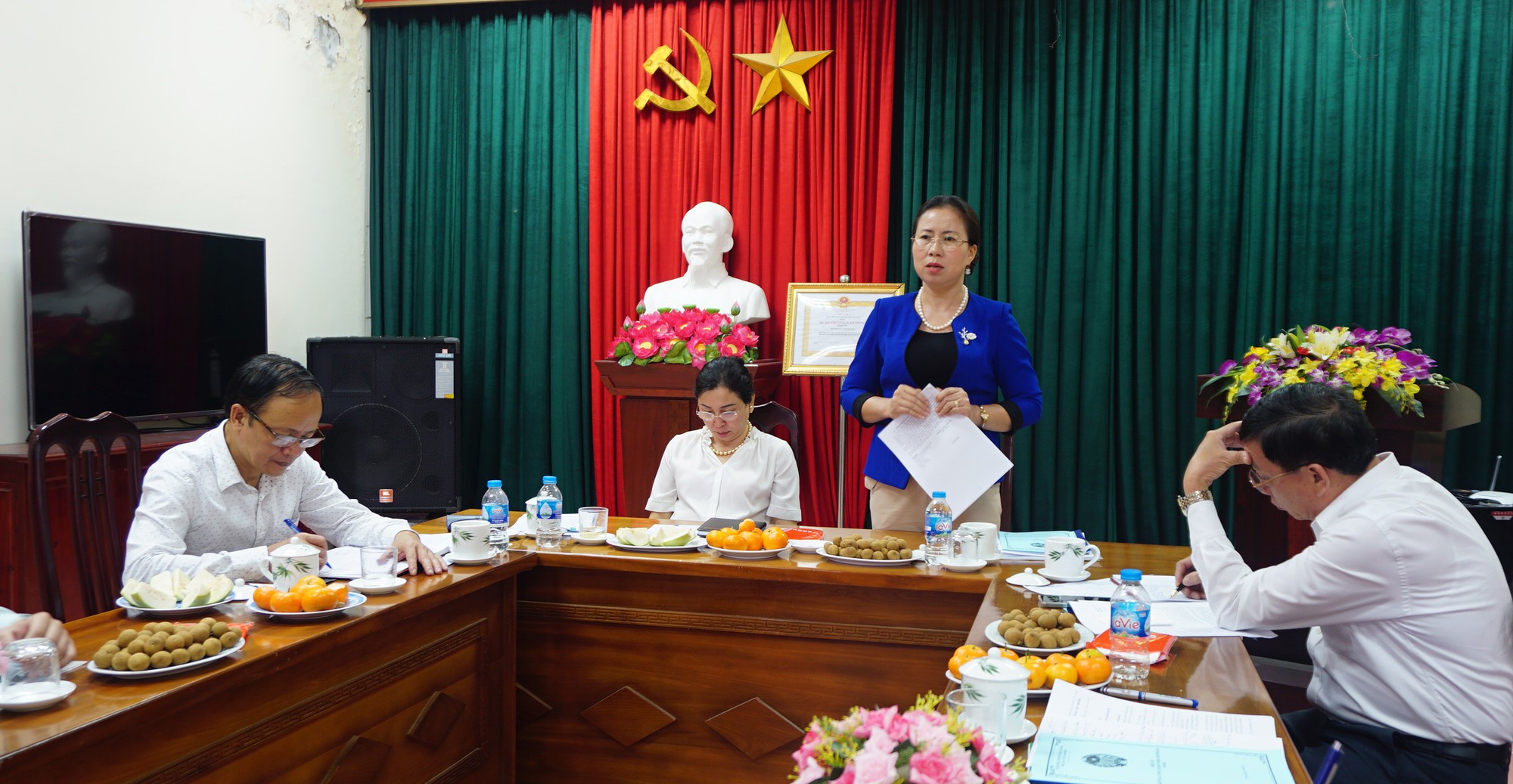 Phó Chủ tịch Hội NDVN Bùi Thị Thơm: Nông dân Hà Nam hướng tới làm nông chuyên nghiệp...- Ảnh 1.