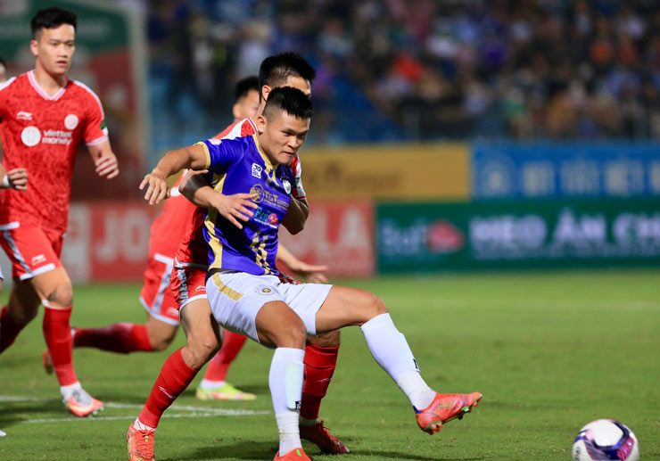 Kết quả vòng 24 V.League: CLB Hà Nội nhẫn nhịn hạ Viettel, chạm 1 tay vào Cúp vô địch - Ảnh 3.