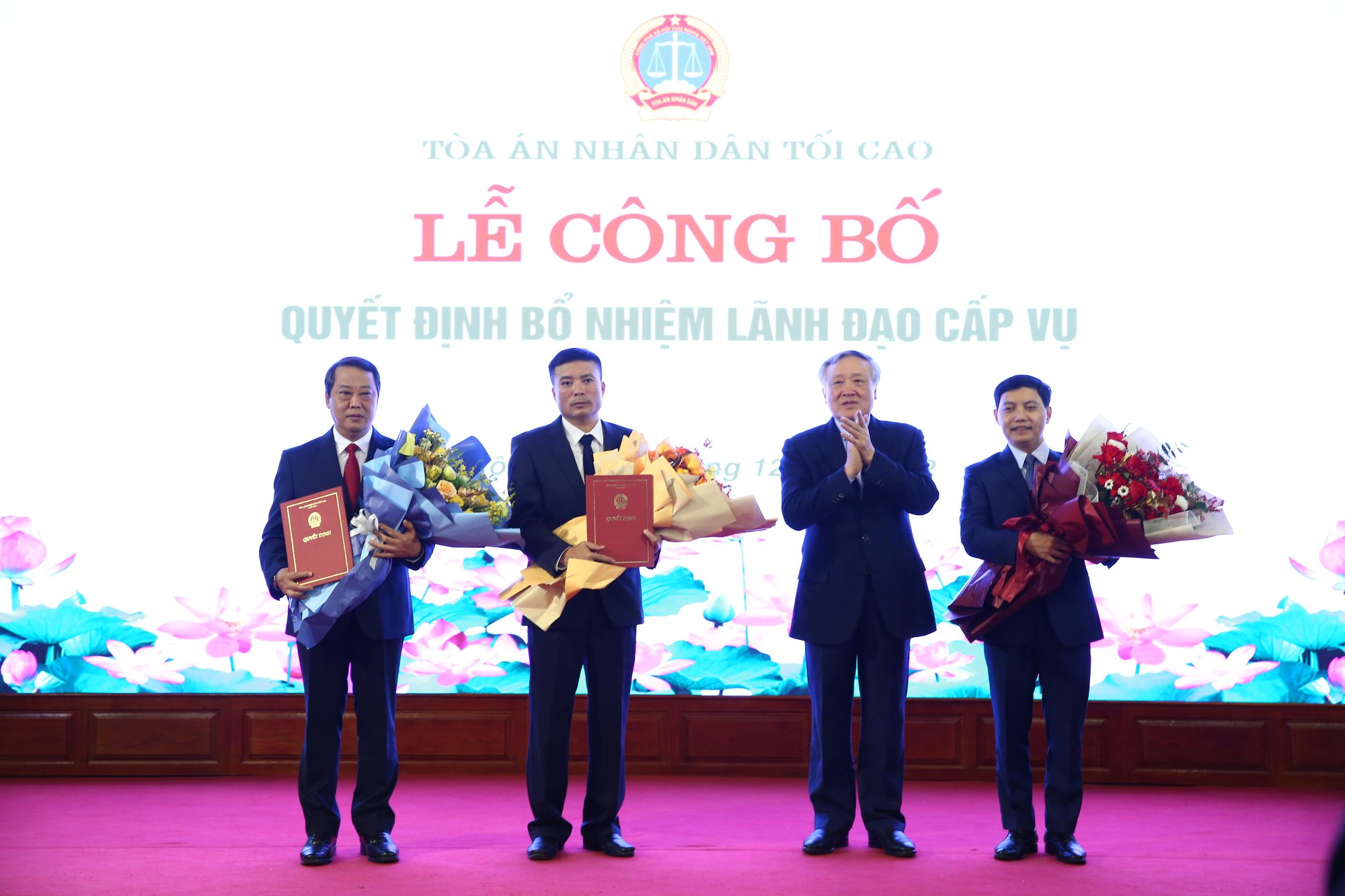 Bổ nhiệm Tổng biên tập báo Công Lý và 2 lãnh đạo cấp vụ của tòa án tối cao - Ảnh 1.