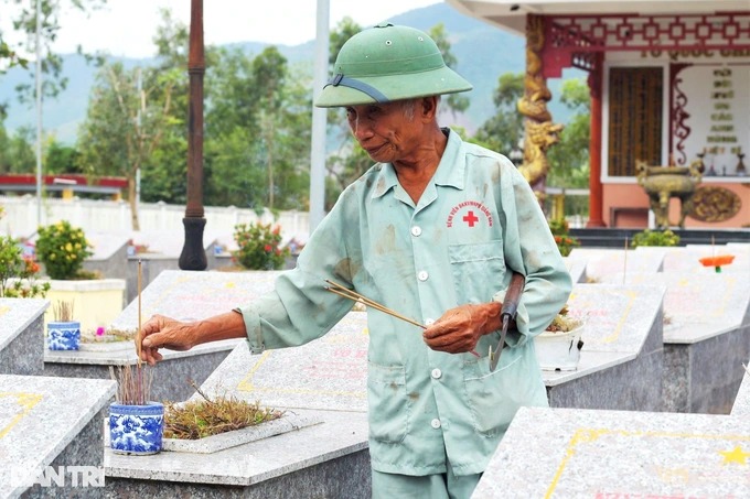 Cựu binh ngày ngày “canh” giấc ngủ cho liệt sỹ - Ảnh 6.