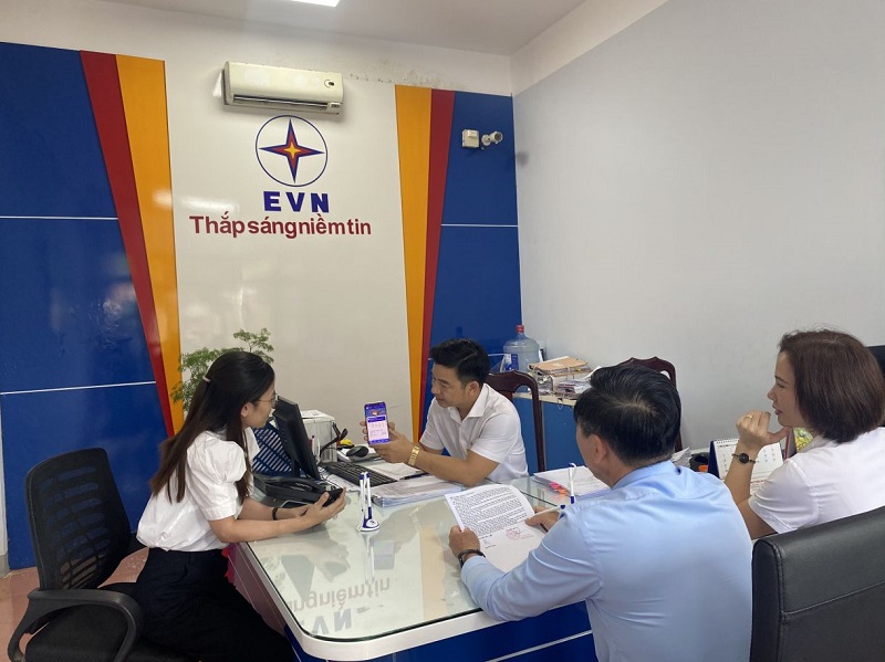 PC Đắk Lắk: Thúc đẩy thanh toán không dùng tiền mặt - Ảnh 2.