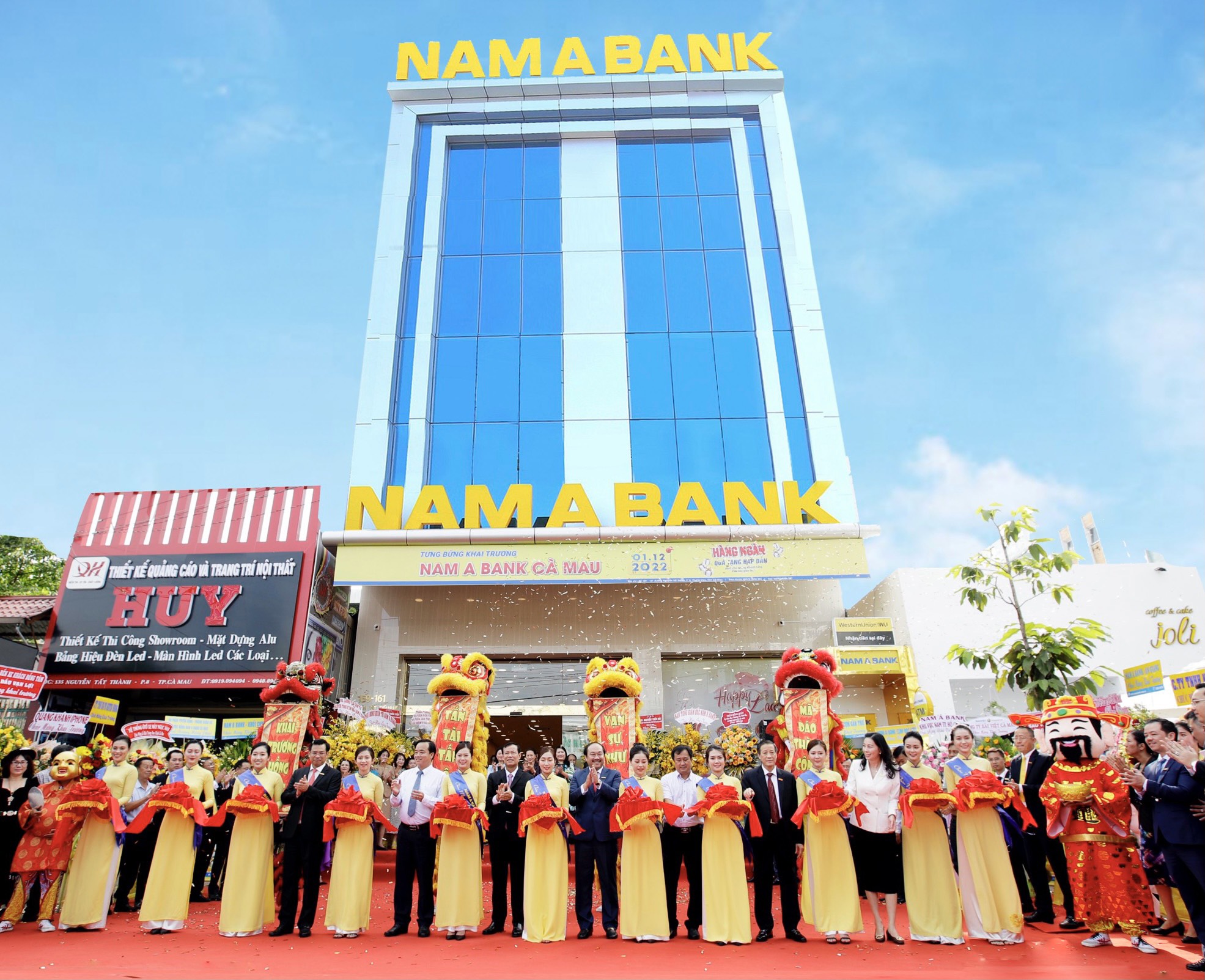 Nam A Bank khai trương chi nhánh Cà Mau - Ảnh 1.