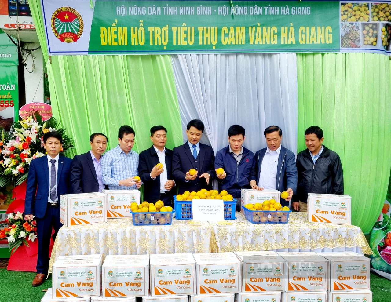 Điểm giới thiệu, tiêu thụ cam vàng Hà Giang tại tỉnh Ninh Bình - Ảnh 2.