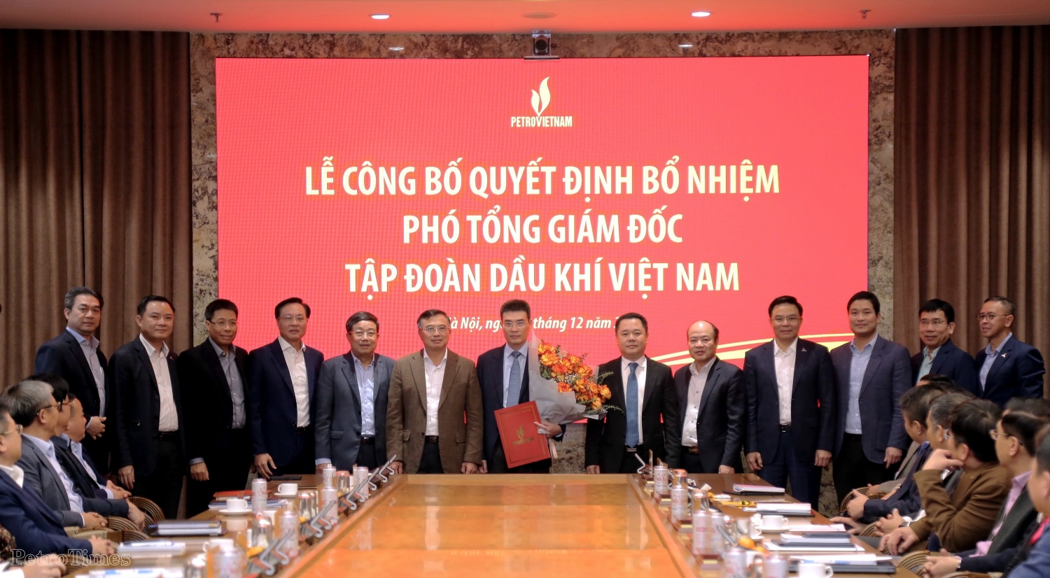 Petrovietnam công bố và trao quyết định Phó Tổng Giám đốc Tập đoàn - Ảnh 2.