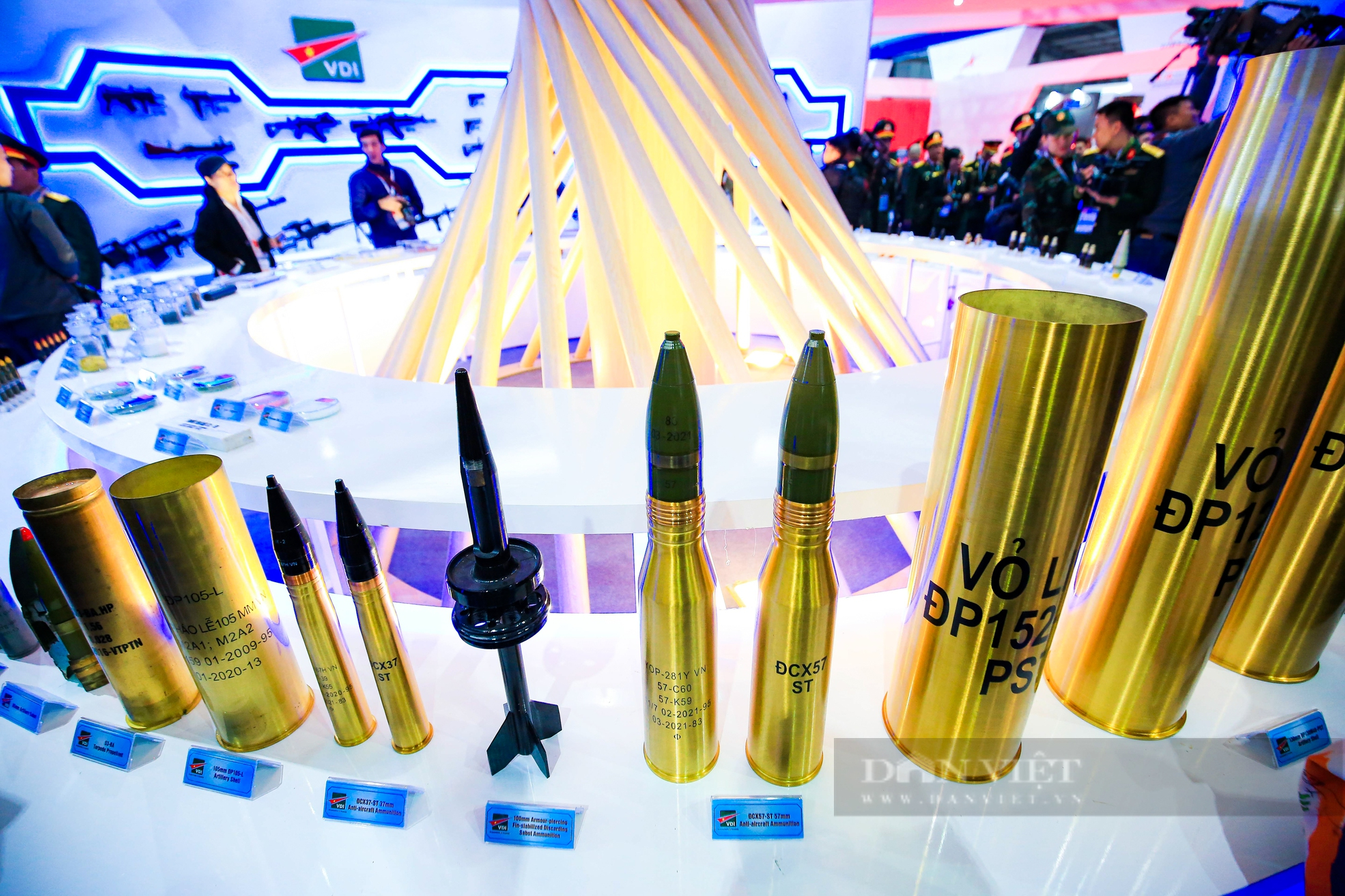 Cận cảnh dàn vũ khí, khí tài quân sự tại Triển lãm Quốc phòng quốc tế 2022 - Ảnh 10.