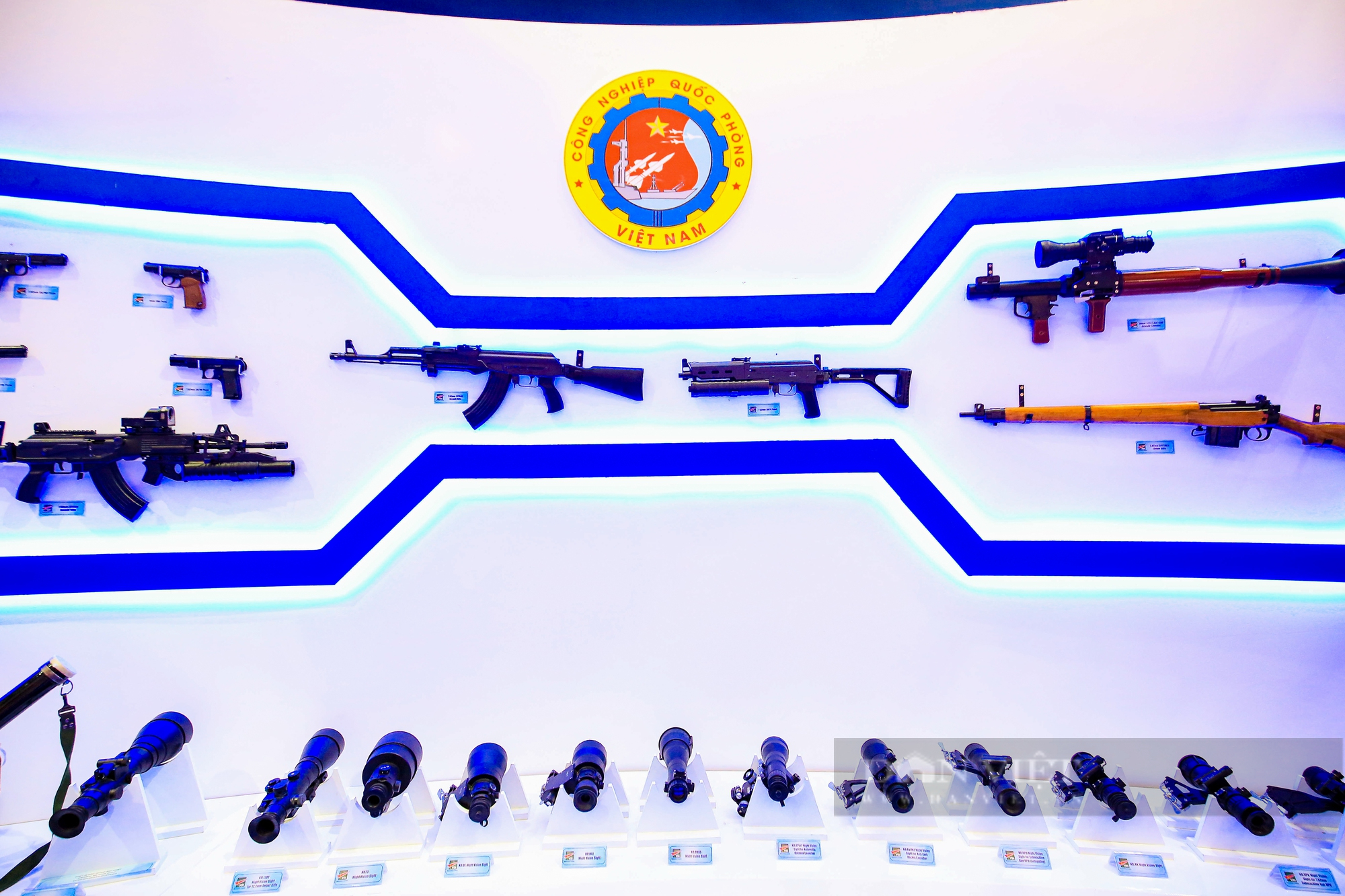 Cận cảnh dàn vũ khí, khí tài quân sự tại Triển lãm Quốc phòng quốc tế 2022 - Ảnh 12.