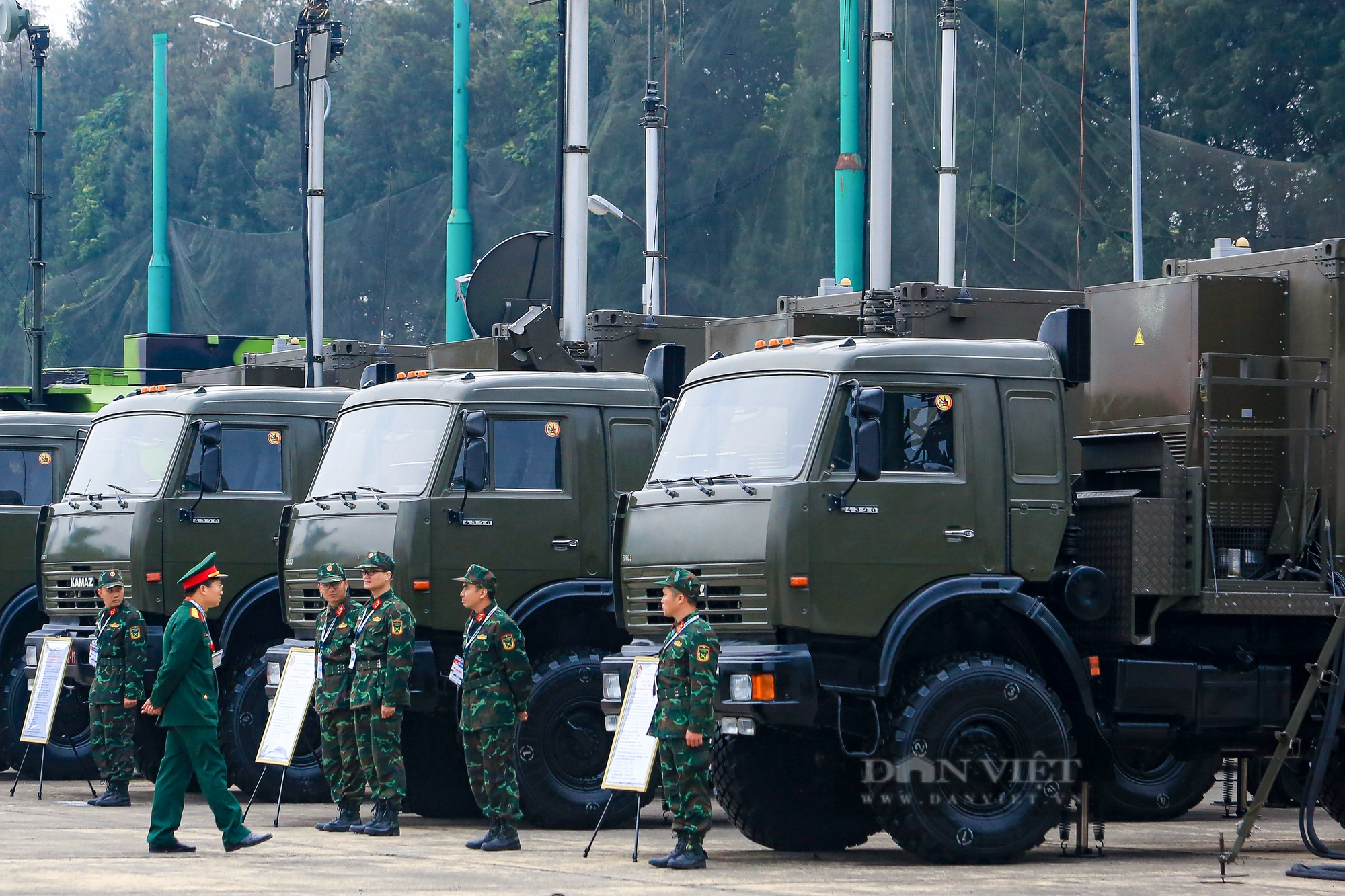 Cận cảnh dàn vũ khí, khí tài quân sự tại Triển lãm Quốc phòng quốc tế 2022 - Ảnh 3.