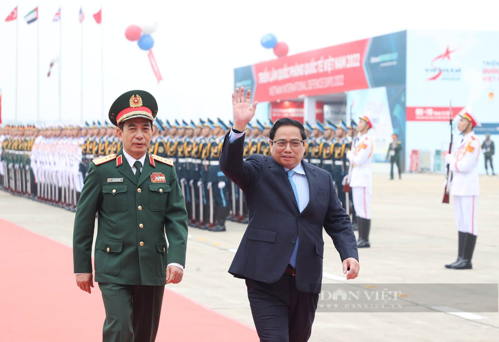 Ảnh ấn tượng tuần: Thủ tướng Phạm Minh Chính dự Viet Nam Defence 2022 và lễ Tôn vinh &quot;Nhà khoa học của Nhà nông&quot; - Ảnh 1.