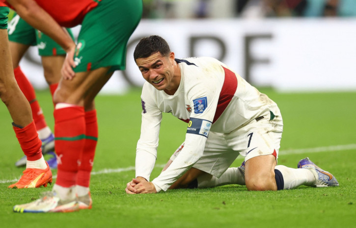 Sốc: Ronaldo bị CĐV tạt nước ngày Bồ Đào Nha rời World Cup 2022 - Ảnh 2.