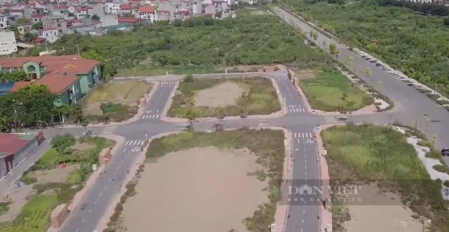 Hà Nội: Nhiều quận “chạy đua” đấu giá đất, giá khởi điểm có nơi thấp hơn so với đất huyện - Ảnh 1.