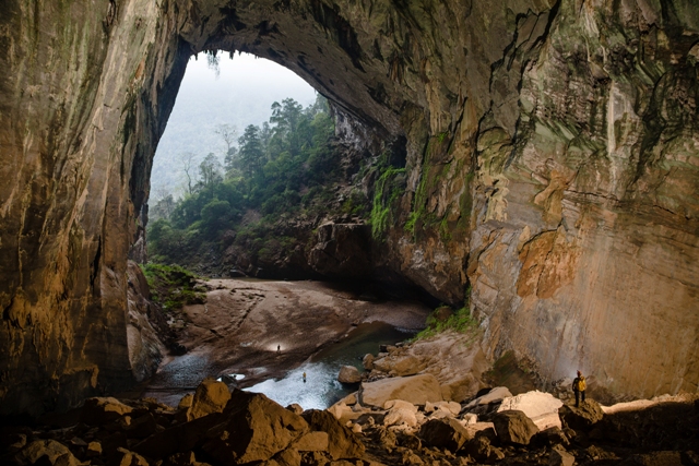 Hệ thống hang động nào của Việt Nam được ví như mê cung dưới lòng đất, có một động lớn nhất thế giới? - Ảnh 2.
