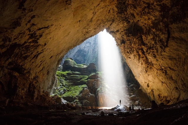 Hệ thống hang động nào của Việt Nam được ví như mê cung dưới lòng đất, có một động lớn nhất thế giới? - Ảnh 1.